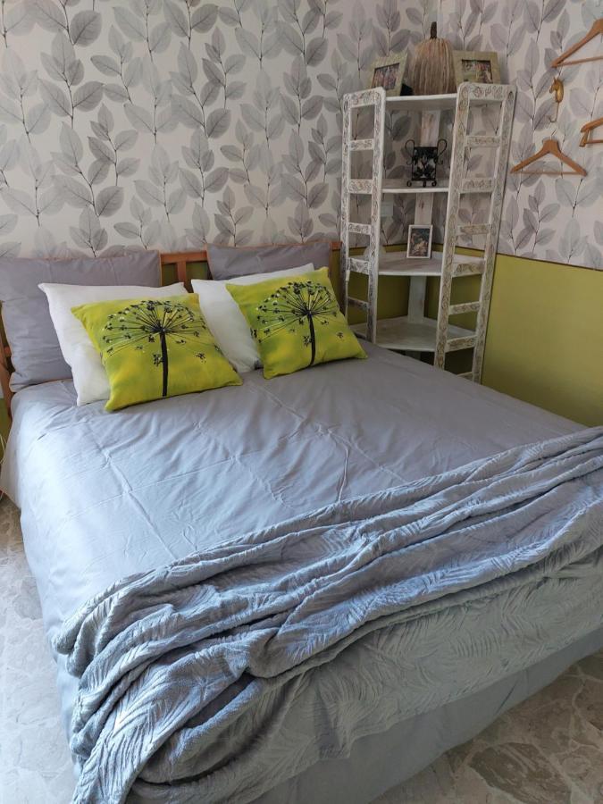 Bed And Breakfast La Pecora Rosa Sant'Omero Exterior photo