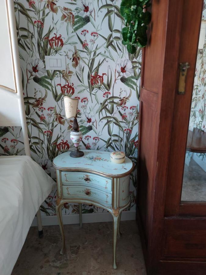 Bed And Breakfast La Pecora Rosa Sant'Omero Exterior photo